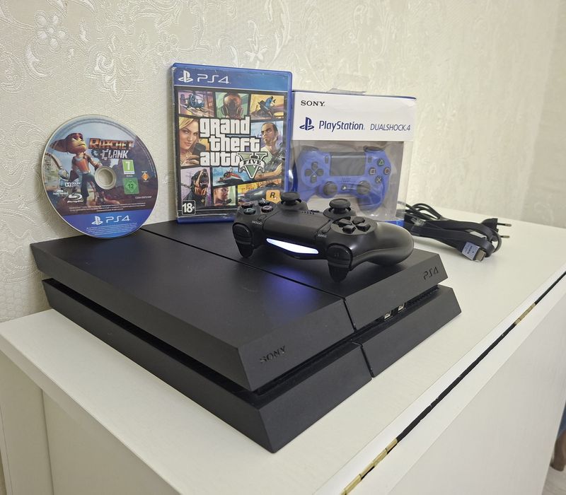 Sony PlayStation 4