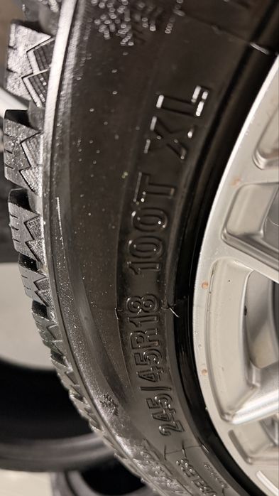 Зимний шины 245/45/18