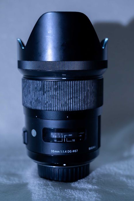 Vând sistem Nikon Full Frame profesional utilizat pentru fotografie de eveniment, aflat în stare foarte bună de funcționare și întreținut cu atenție.