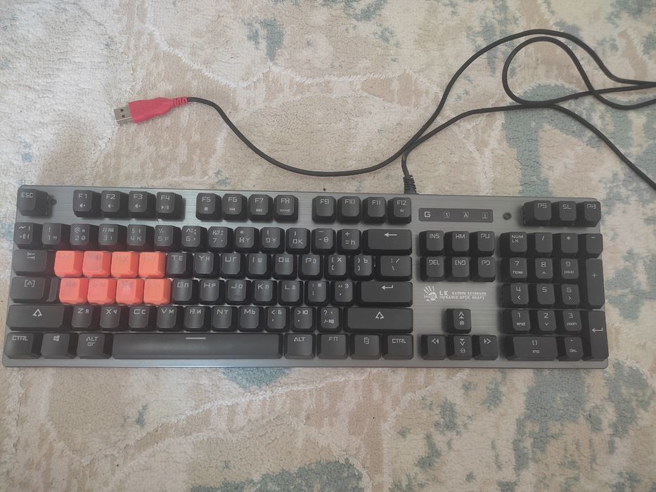 Клавиатура с RGB подсветкой