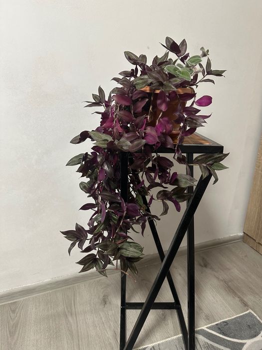 Метална стойка за саксия / декоративна масичка – ръчна изработка