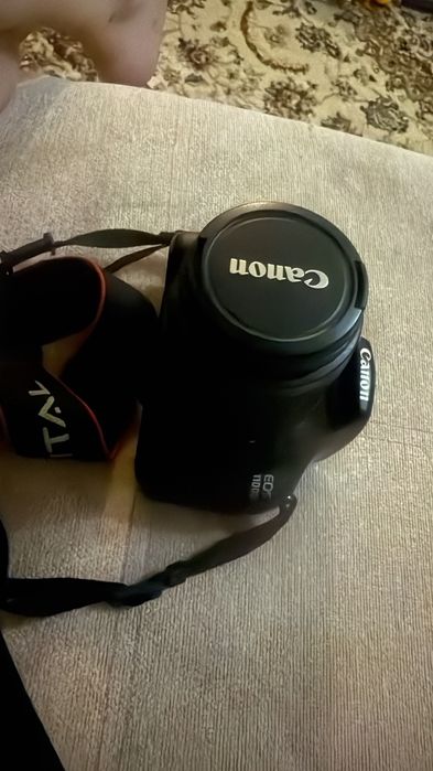 Продам Canon EOS 1100D  фотоаппарат в идеальном состоянии