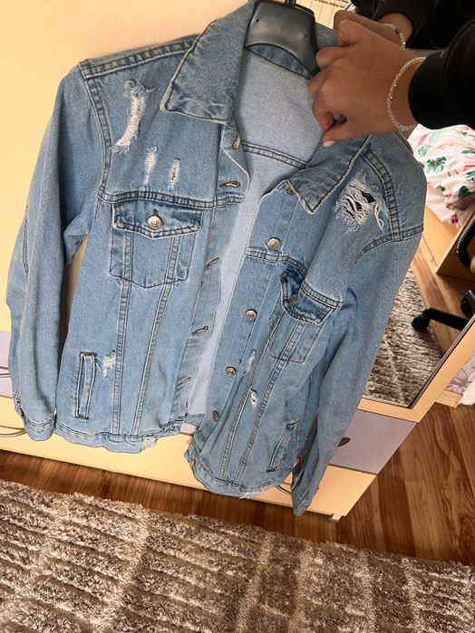 Синьо дънково яке