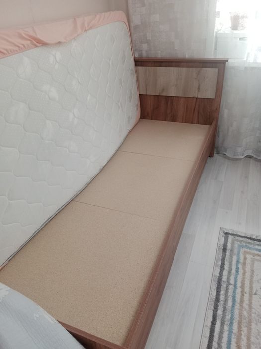 Продам кровать односпальную