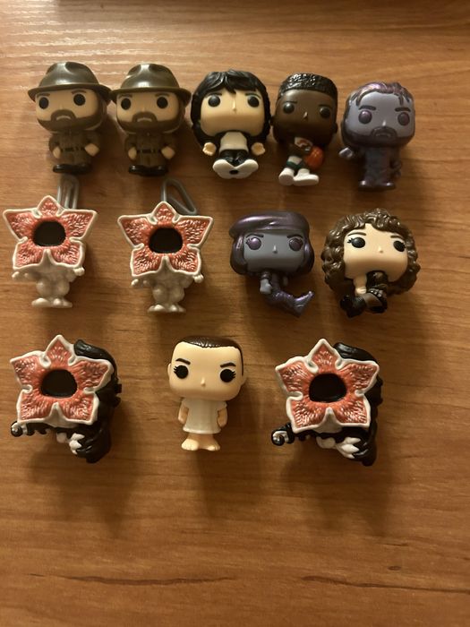 Фигурки очень странные дела