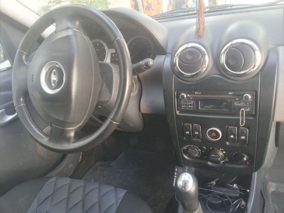 Largus 7 ta o'rindiqli