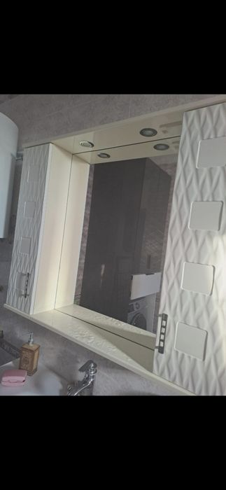 Раковина и зеркало