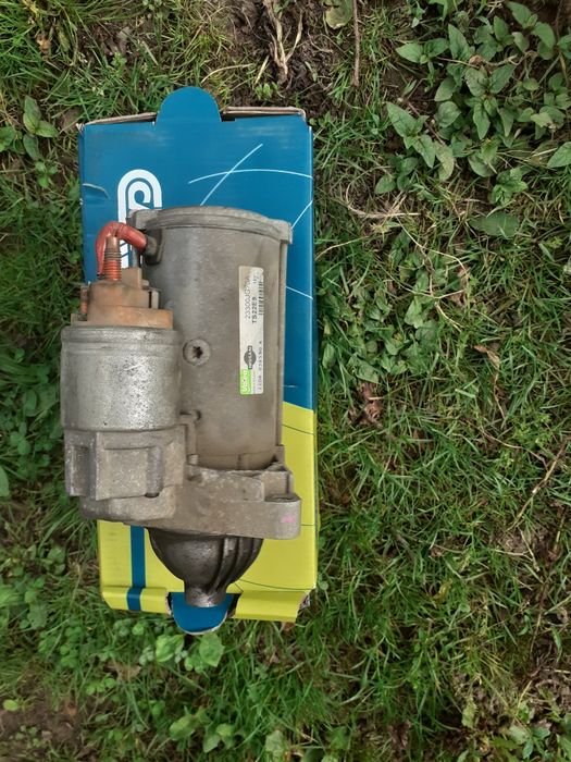 Vând electromotor Nissan qashqai .