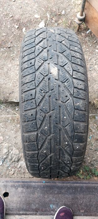 Продам резину на 16