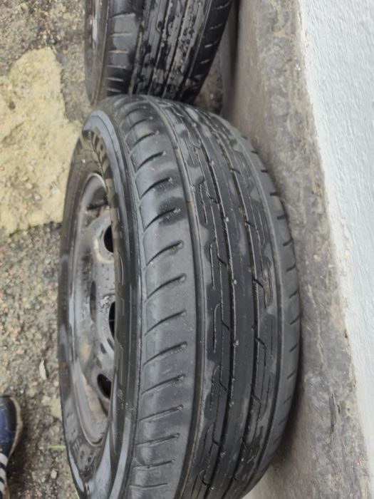 Продам комплект летних шин