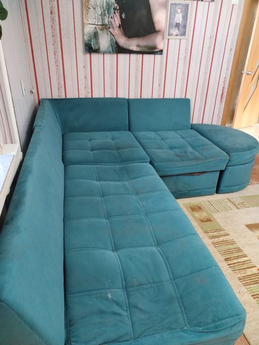 Отдам даром угловой диван