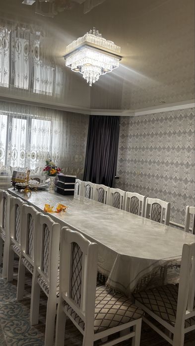 Продается стол со стульями 270000