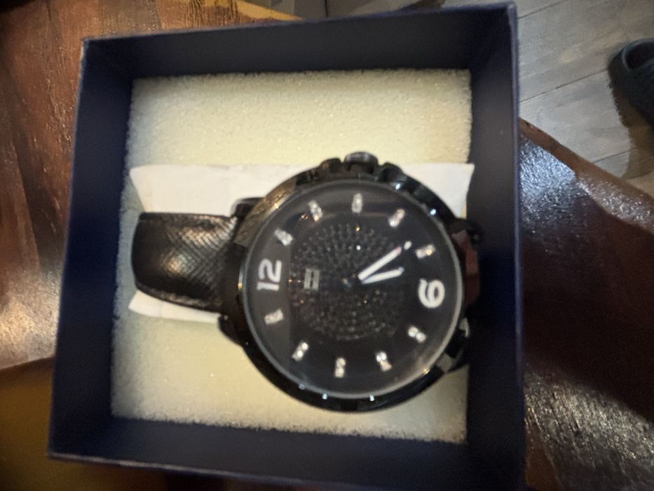 Часовник Morgan и Tommy Filfiger