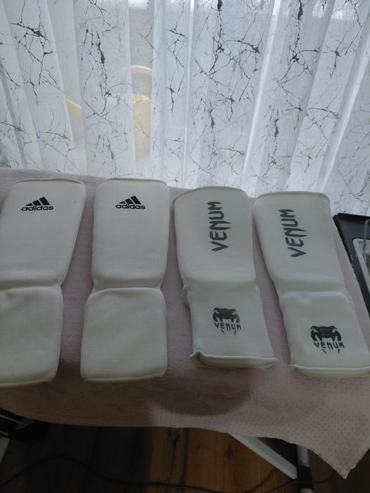 Продам шлем и перчатки