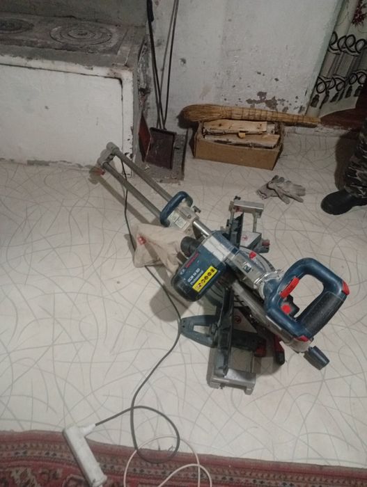 Продам торцовочную пилу