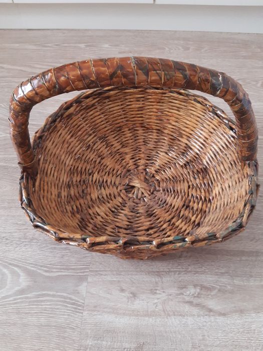 Корзина плетенная