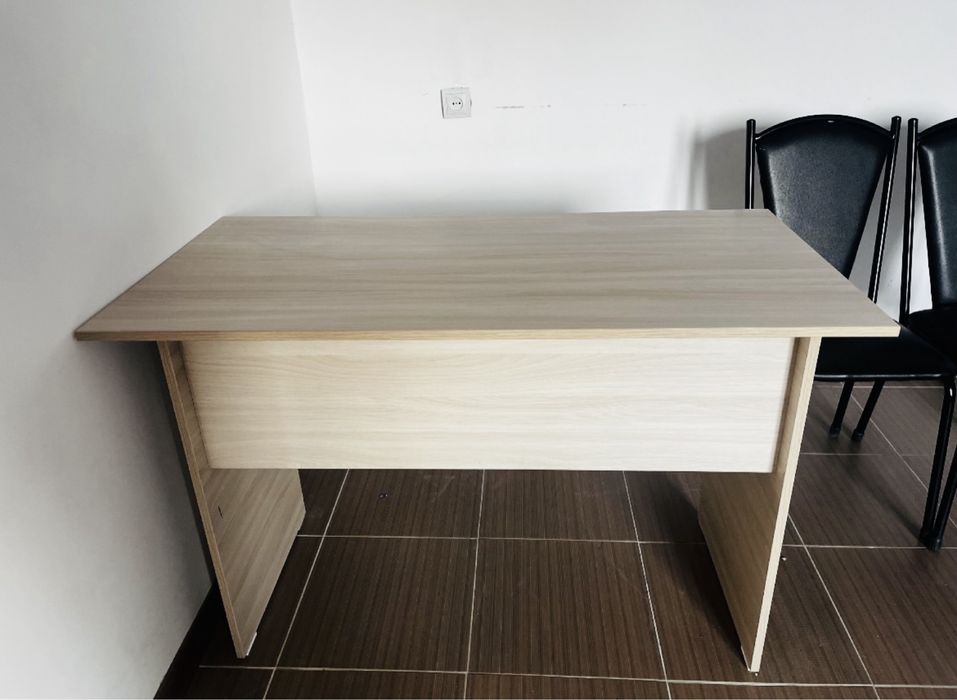 Продам стол для занятий