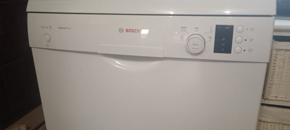 Vând mașină de spălat vase BOSCH