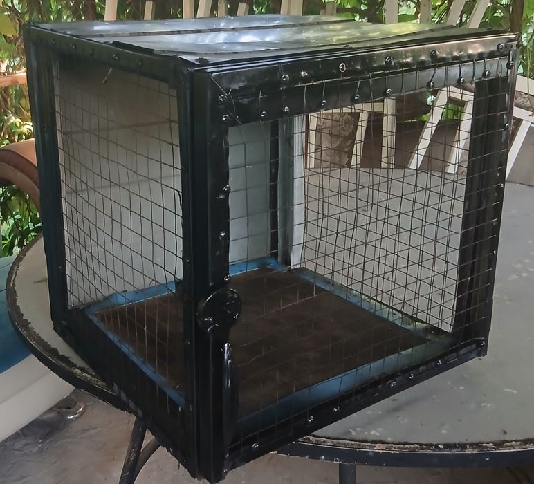 Продам клетку железная
