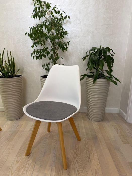 4 Стула б/у по 10000 тенге