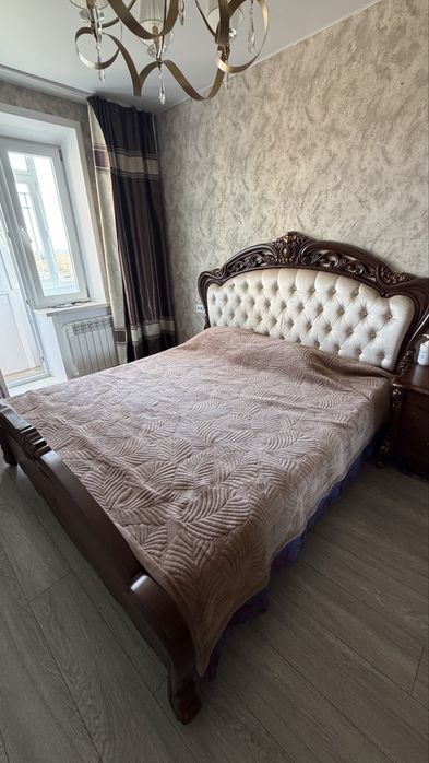 Продаи спальный гарнитур