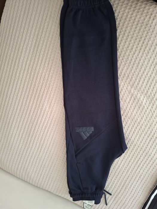 2 броя детски долнища Адидас