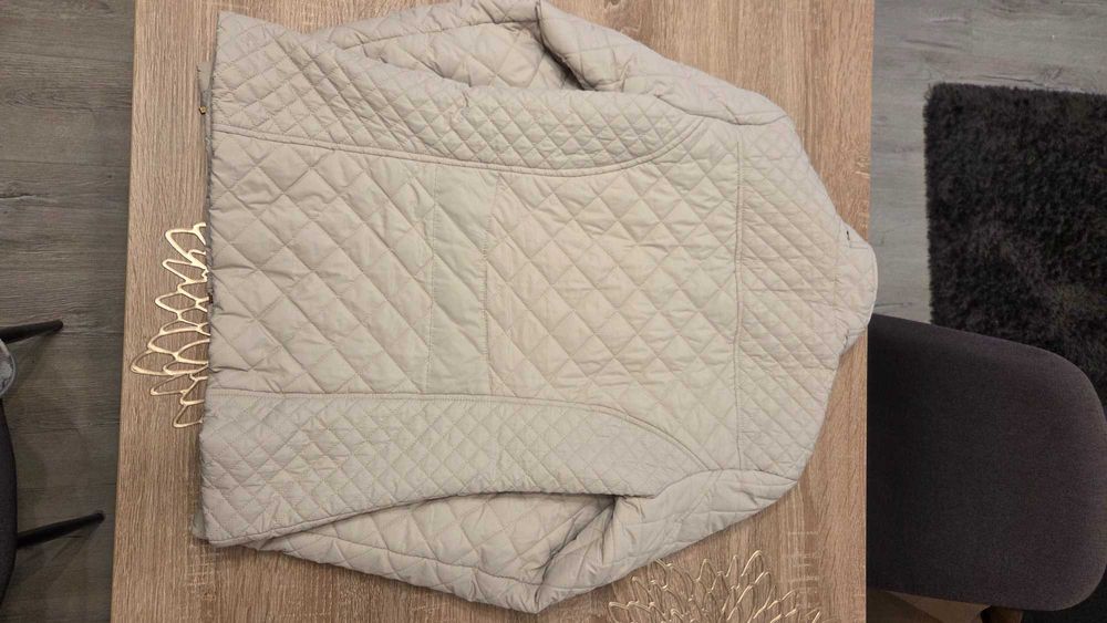 Даско шушляково яке ,цвят шампанско.