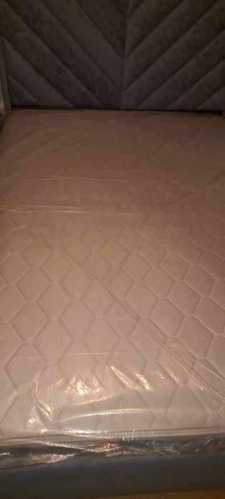 Продам матрас пружинный серого цве