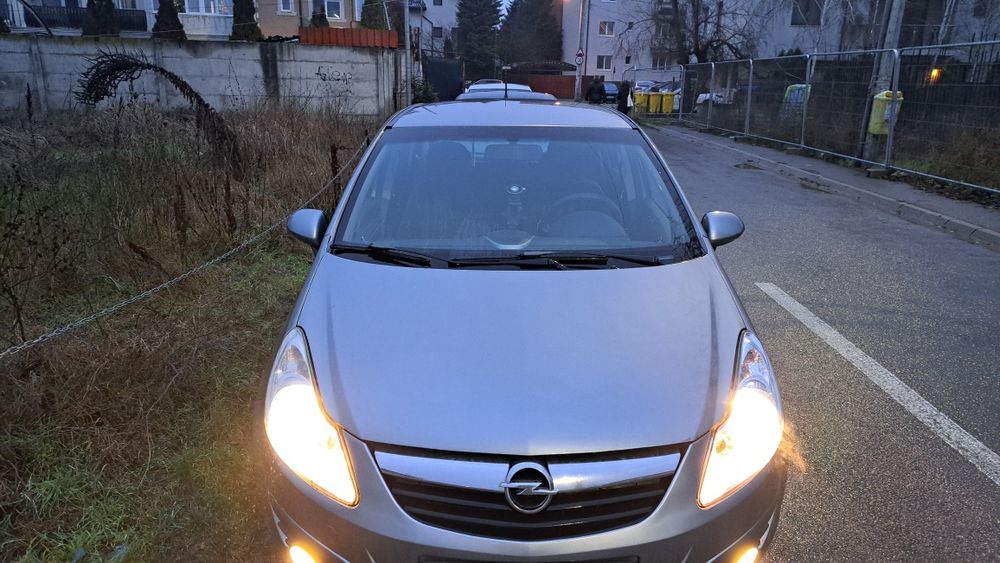 Opel corsa 1.2 benzina