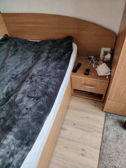 Pat pe colț 100/200,tăblie lata,noptiera, somniera pal, sifonier, biro