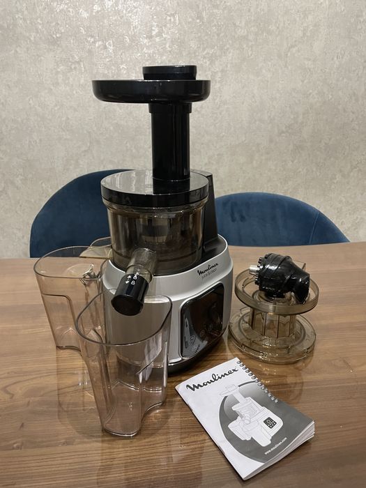 Шнековая соковыжималка Мулинекс.