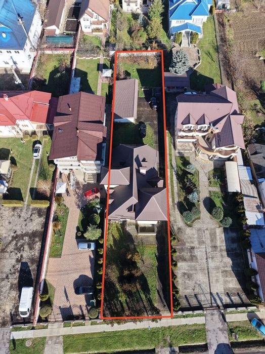 Inchiriez vila 604mp + anexa 94mp - ideal business –lângă Piatra Neamț