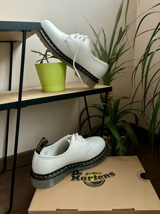 Обувки Dr. Martens