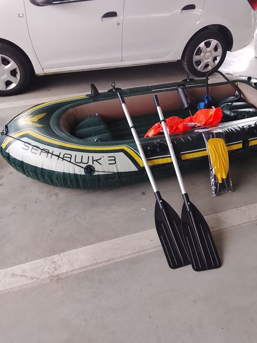 Vînd barcă Intex Seahawk 3 stare impecabilă