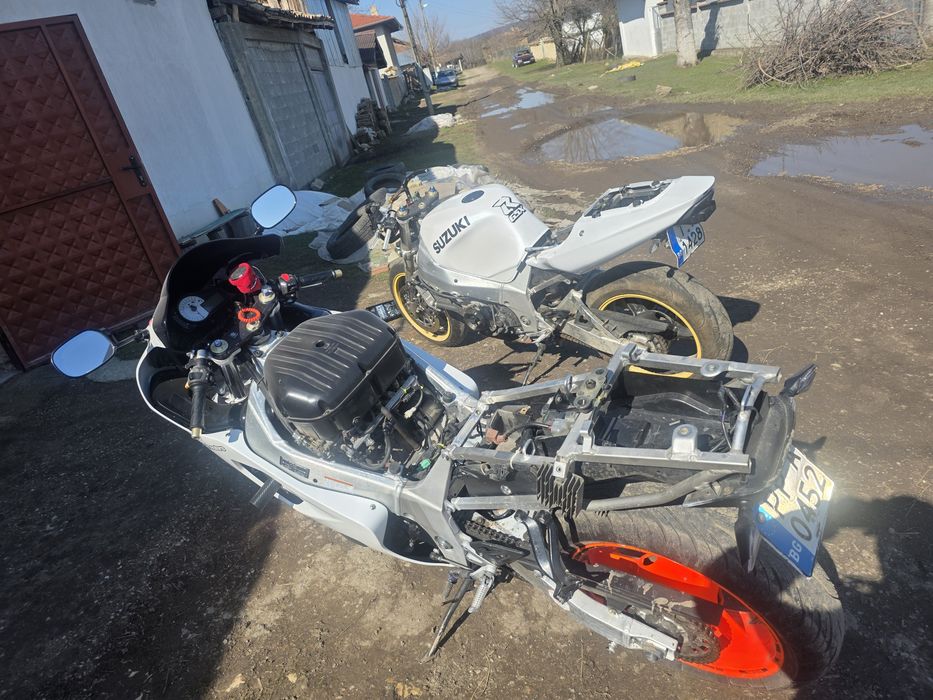 Продавам Suzuki GSXR 750 2003 и Suzuki GSXR 600 2002