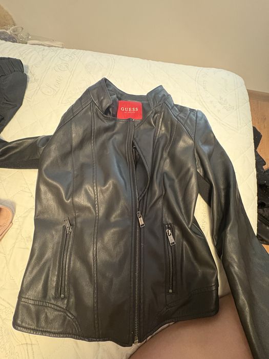 Яке на Guess 10€