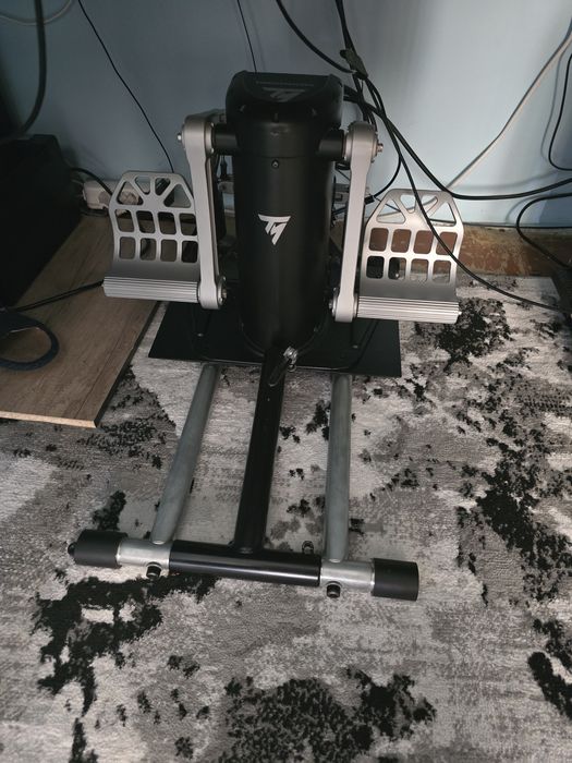 Педали руля направления Thrustmaster TPR Pendular Rudder.