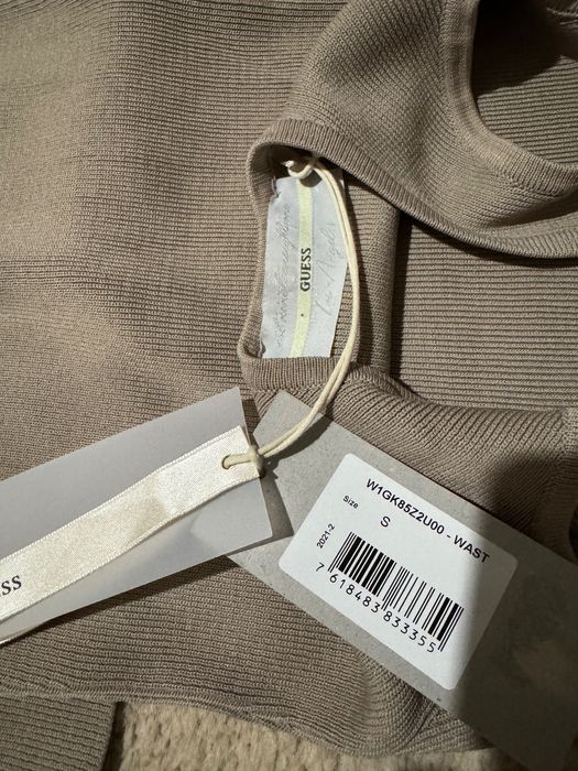 Нова рокля  GUESS