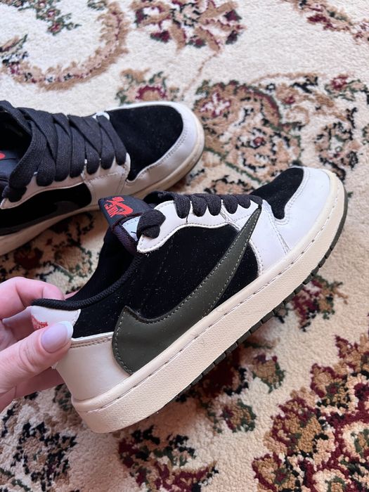 Продам кроссовки на мальчика