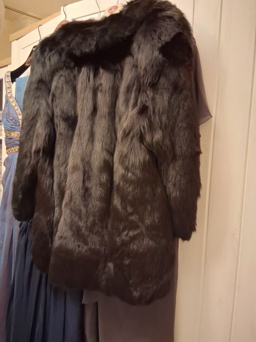 Haină de blana naturala,vulpe polara vopsit negru