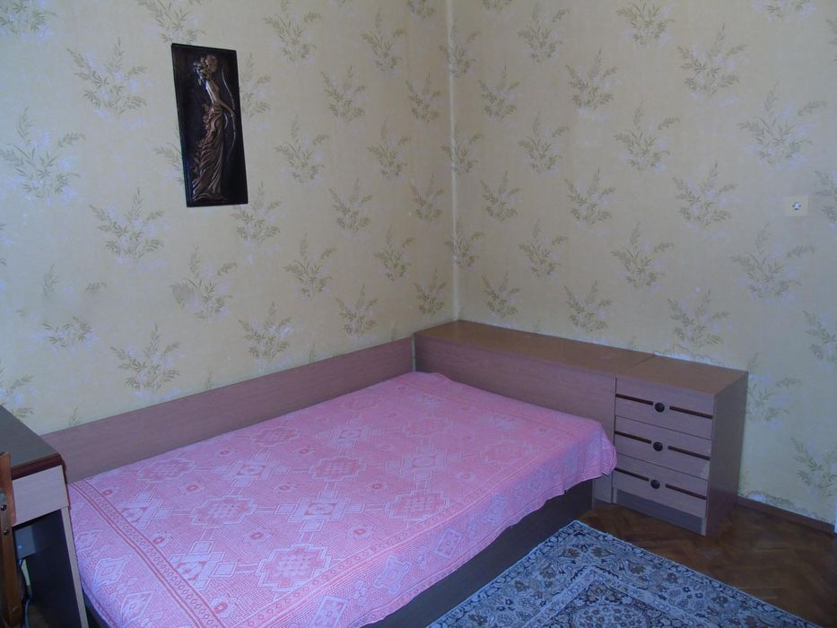 Дава се под наем Двустаен апартамент в Пловдив, Изгрев - 70 кв.м за 306 € - Снимка #3