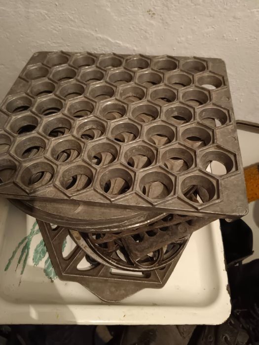 Продам пельменицу бу