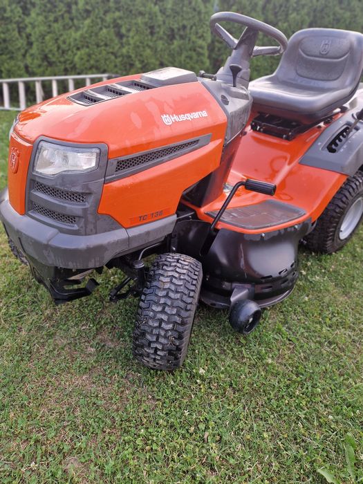 Tractoras tuns gazon Husqvarna TC138