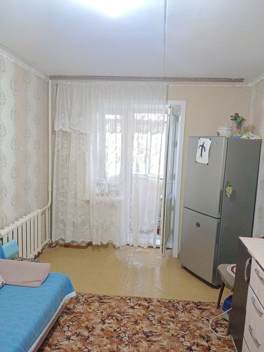 Продам 2 х комн, 5-8, 1 этаж.