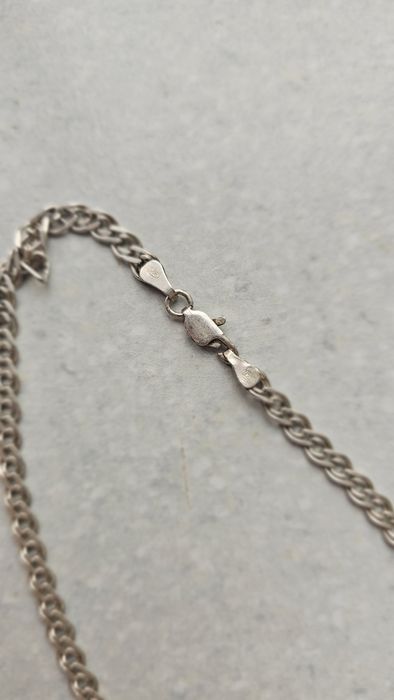 Продам серебряную  цепочку.