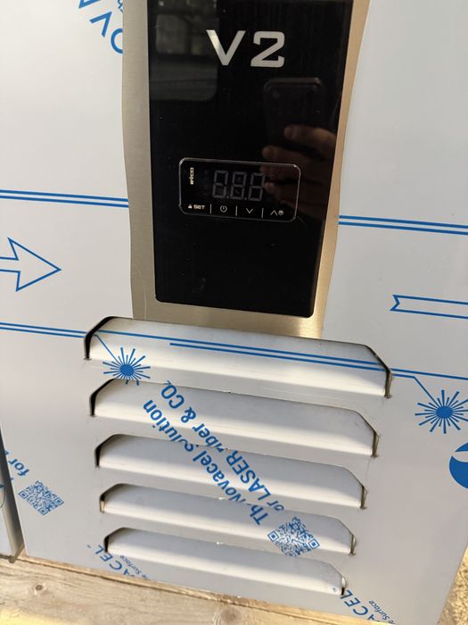 Хладилна маса с гранит и гарнитюрник