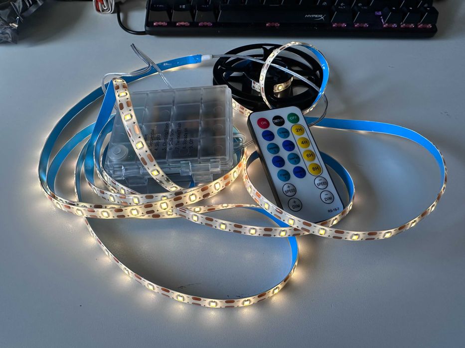 Pachet banda LED 3m – 3 bucati + 2 gratis, 180 led, telecomanda