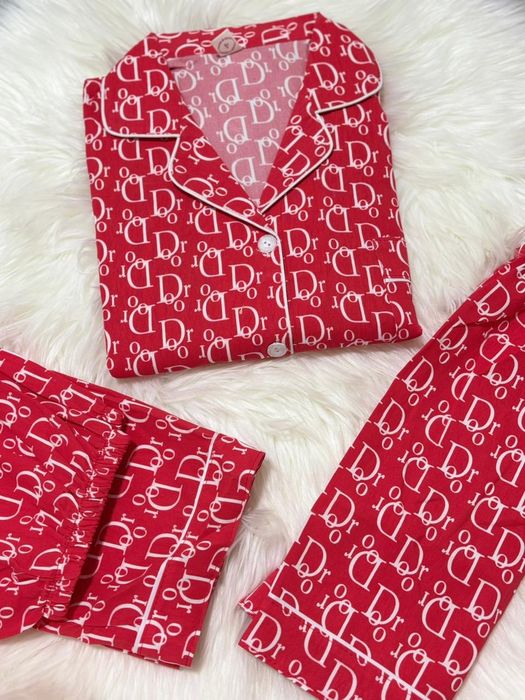 Домашняя одежда, пижамы