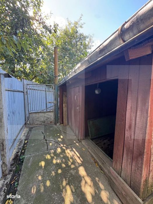 Casa din caramida, 54 mp, teren 466 mp, zona Stefan cel Mare