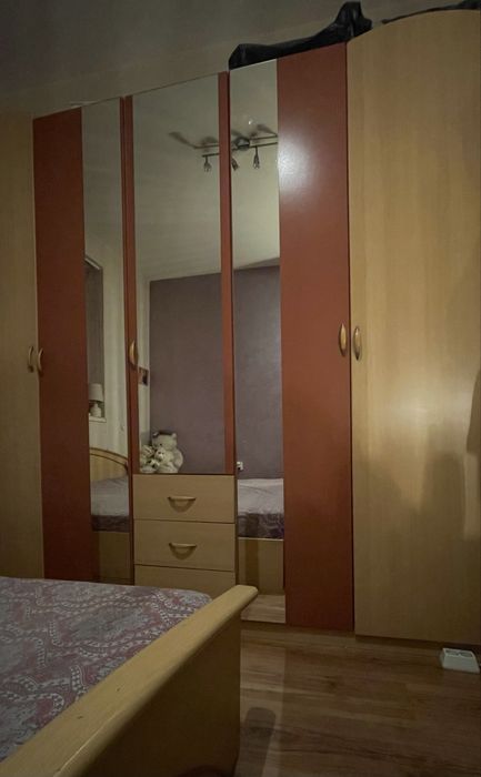 Продавам 5-крилен гардероб